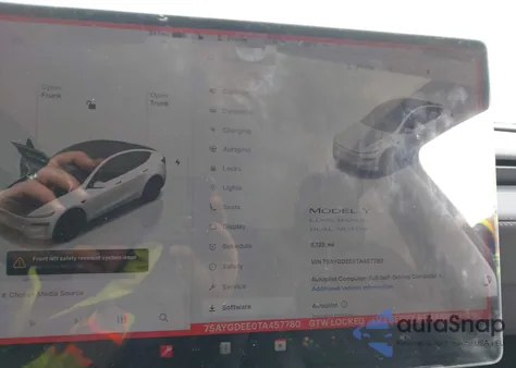 2026 Tesla Model Y Long Range Launch Series/Premium All-Wheel Drive z USA, uszkodzony, nr VIN 7SAYGDEE0TA457780